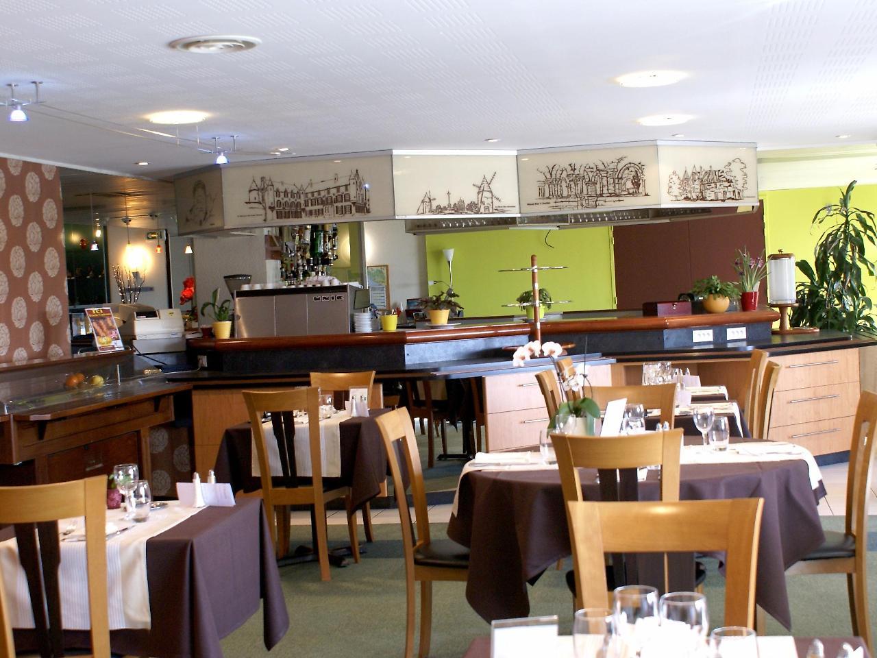 Logis Hotel Restaurant Aloe Les Herbiers Exterior photo
