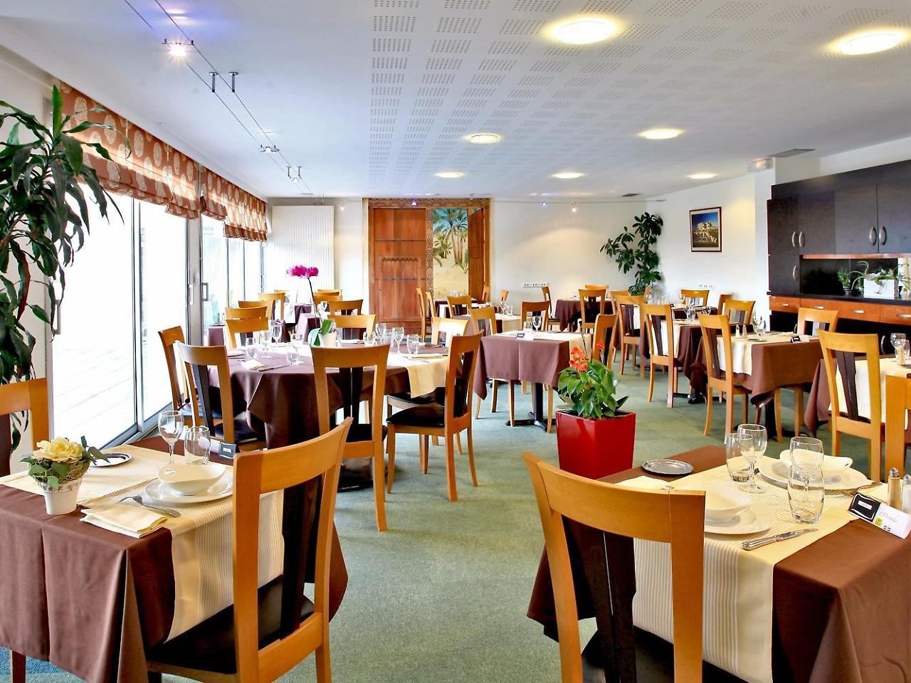 Logis Hotel Restaurant Aloe Les Herbiers Exterior photo