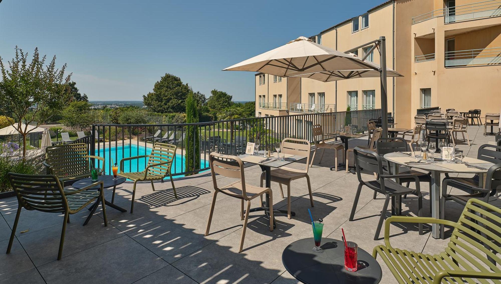 Logis Hotel Restaurant Aloe Les Herbiers Exterior photo