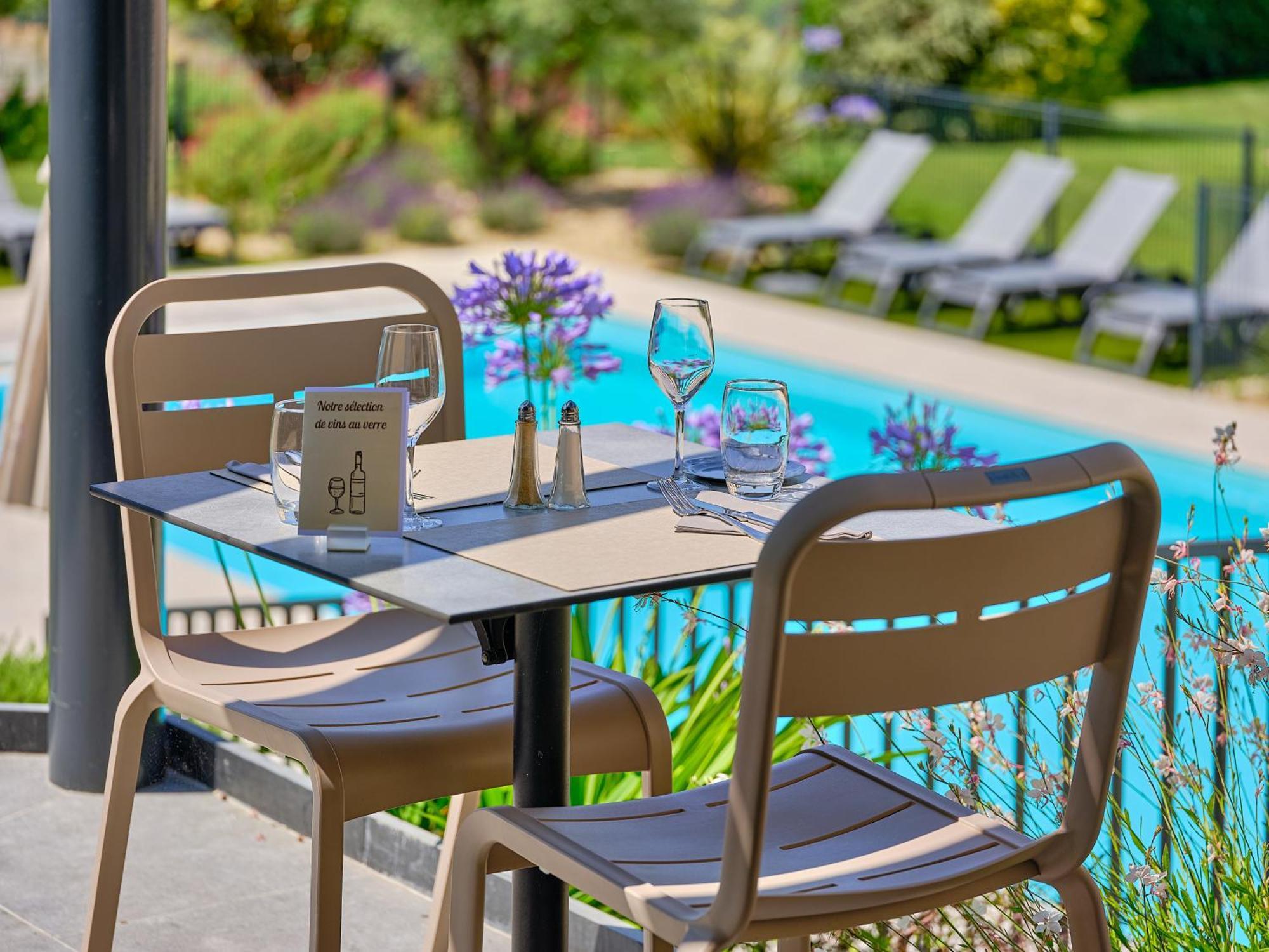 Logis Hotel Restaurant Aloe Les Herbiers Exterior photo